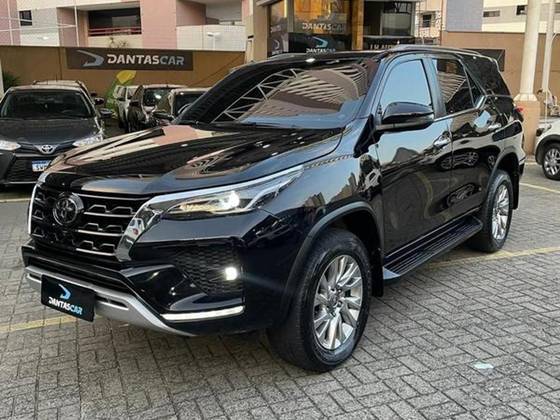 TOYOTA HILUX SW4 2.8 D-4D TURBO DIESEL SRX 7L 4X4 AUTOMÁTICO